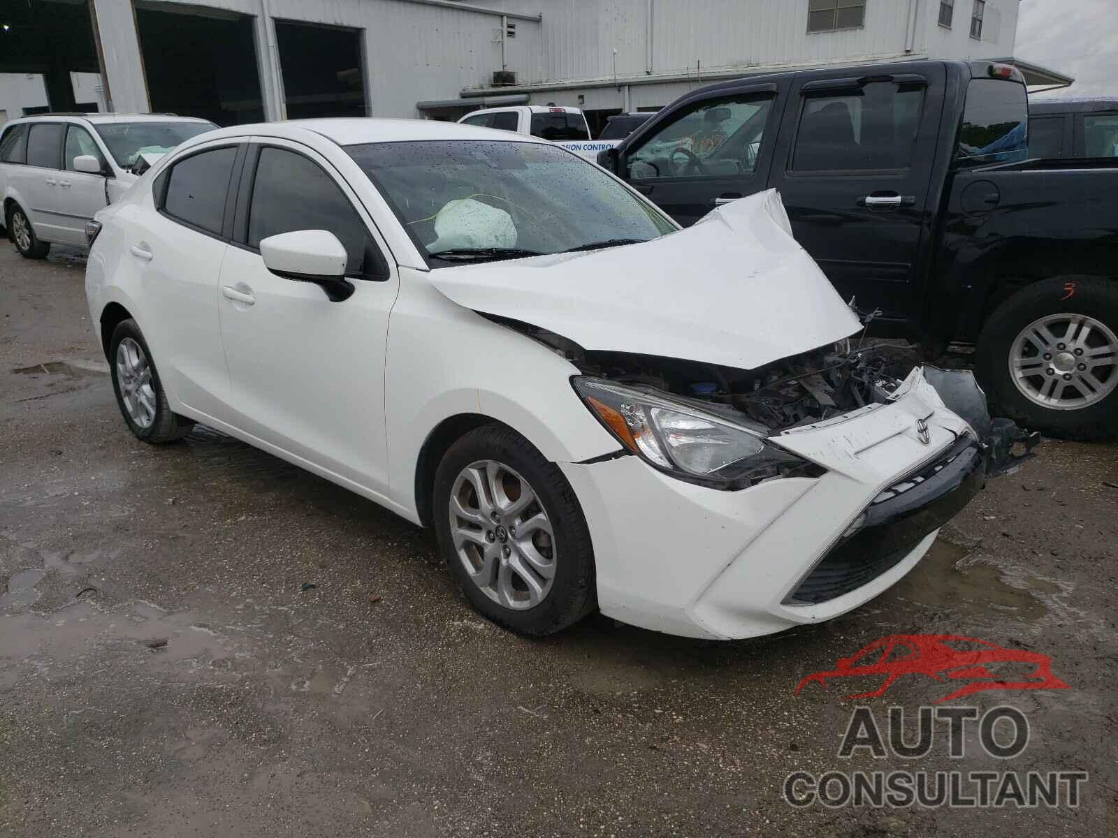 TOYOTA YARIS 2017 - 3MYDLBYV6HY165204