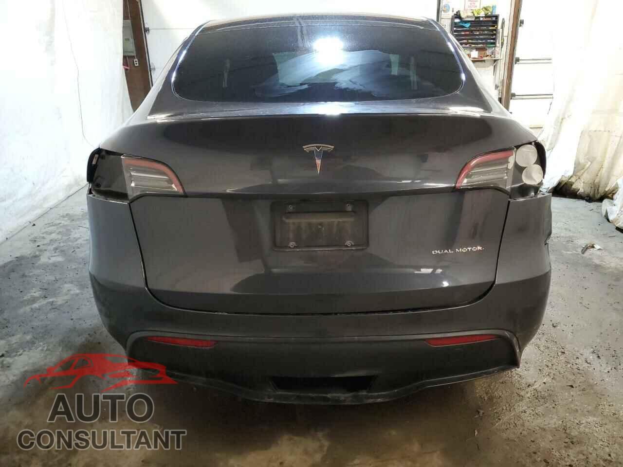 TESLA MODEL Y 2021 - 5YJYGAEE8MF199475