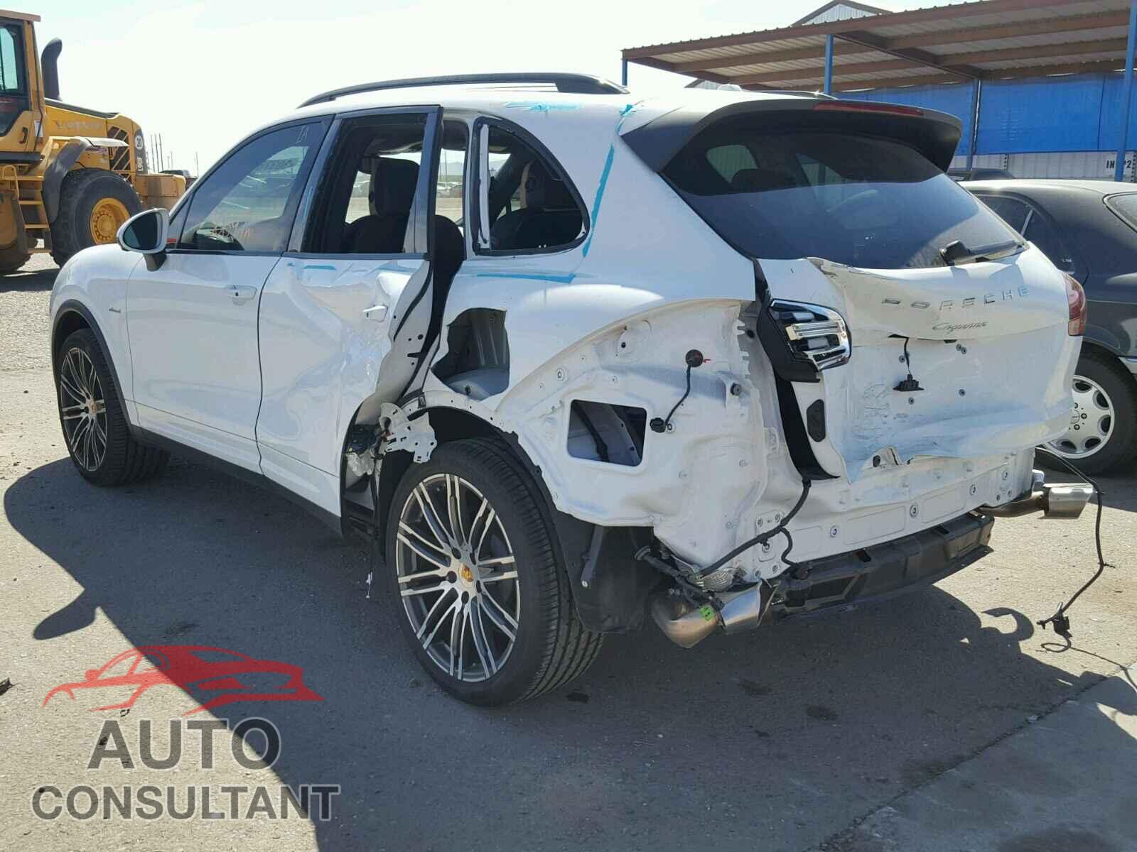 PORSCHE CAYENNE 2016 - WP1AF2A21GKA40258