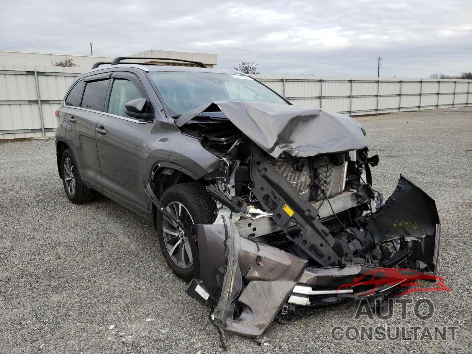 TOYOTA HIGHLANDER 2018 - 5TDJZRFH4JS561733