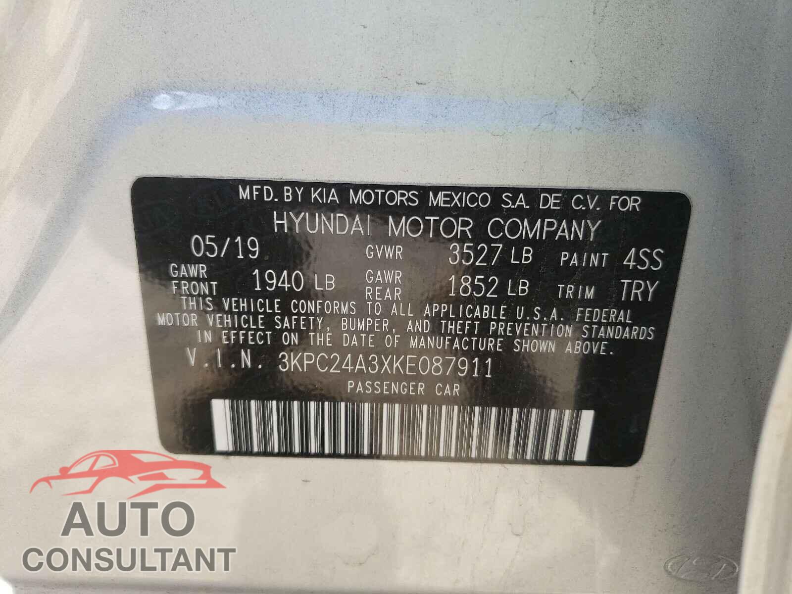 HYUNDAI ACCENT 2019 - 3KPC24A3XKE087911