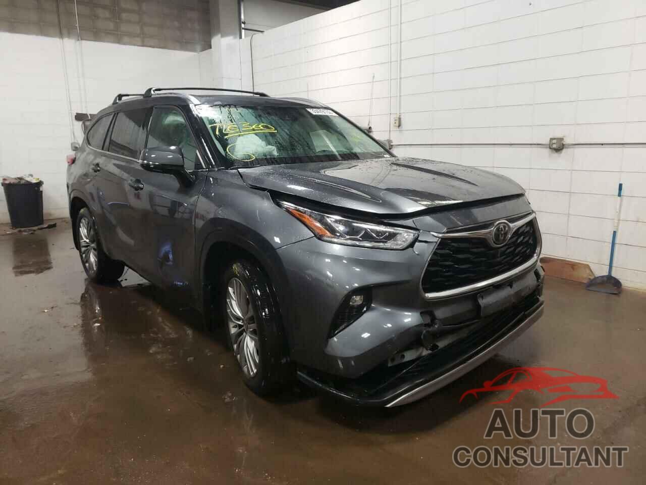 TOYOTA HIGHLANDER 2020 - 5TDFZRBH8LS048631
