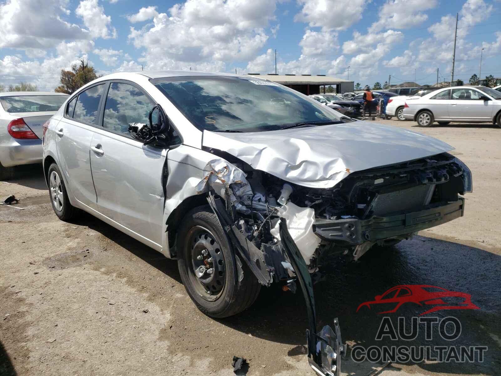 KIA FORTE 2018 - 3KPFK4A74JE284667
