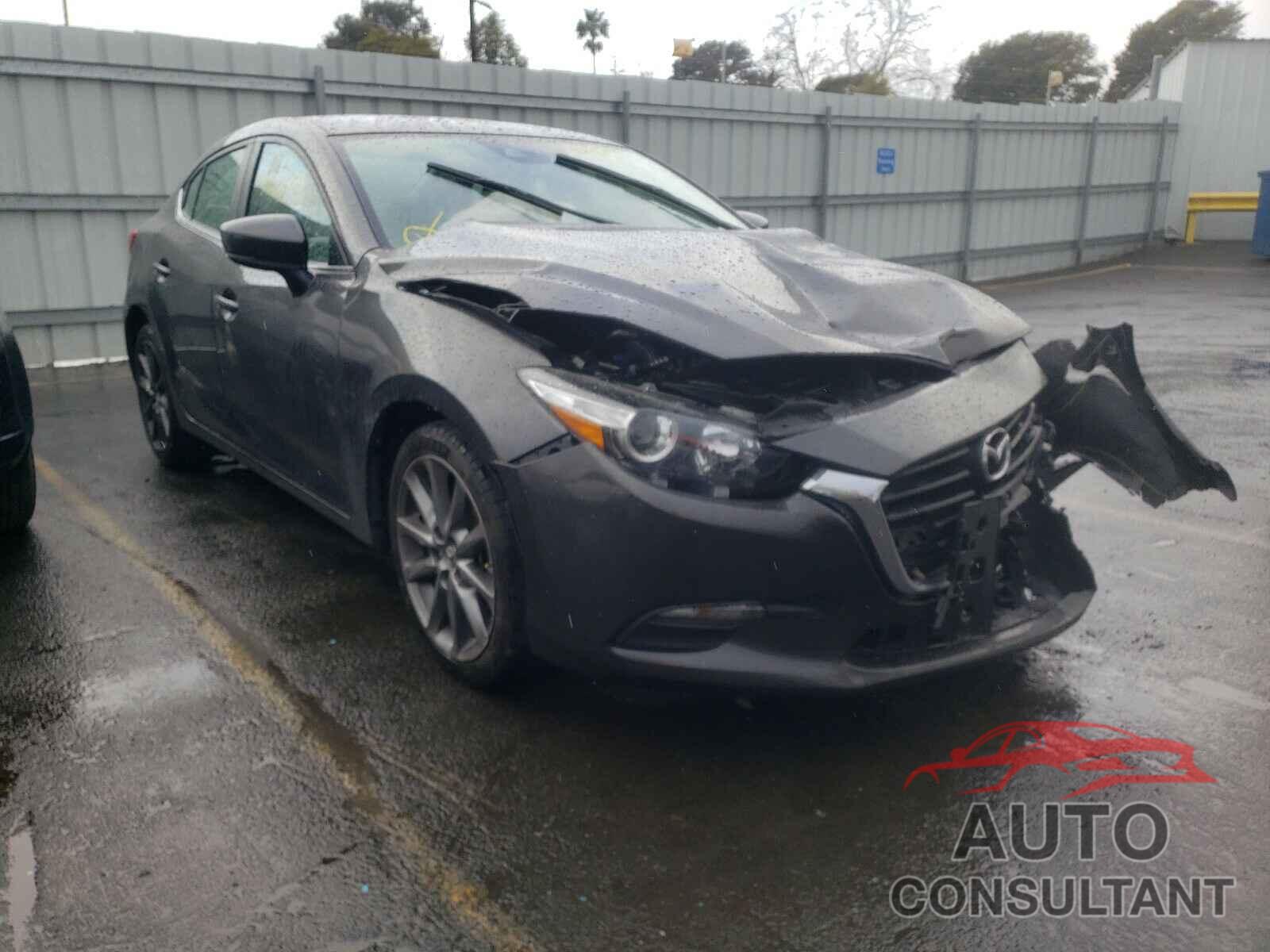 MAZDA 3 2018 - 3MZBN1V32JM192200