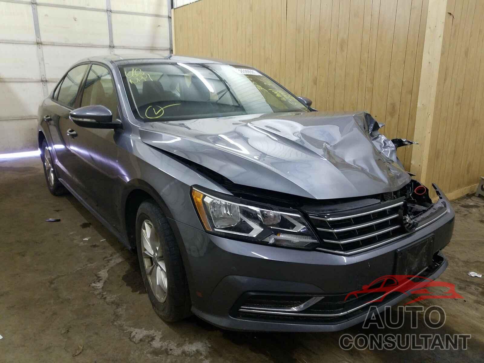VOLKSWAGEN PASSAT 2018 - 1VWAA7A31JC014750