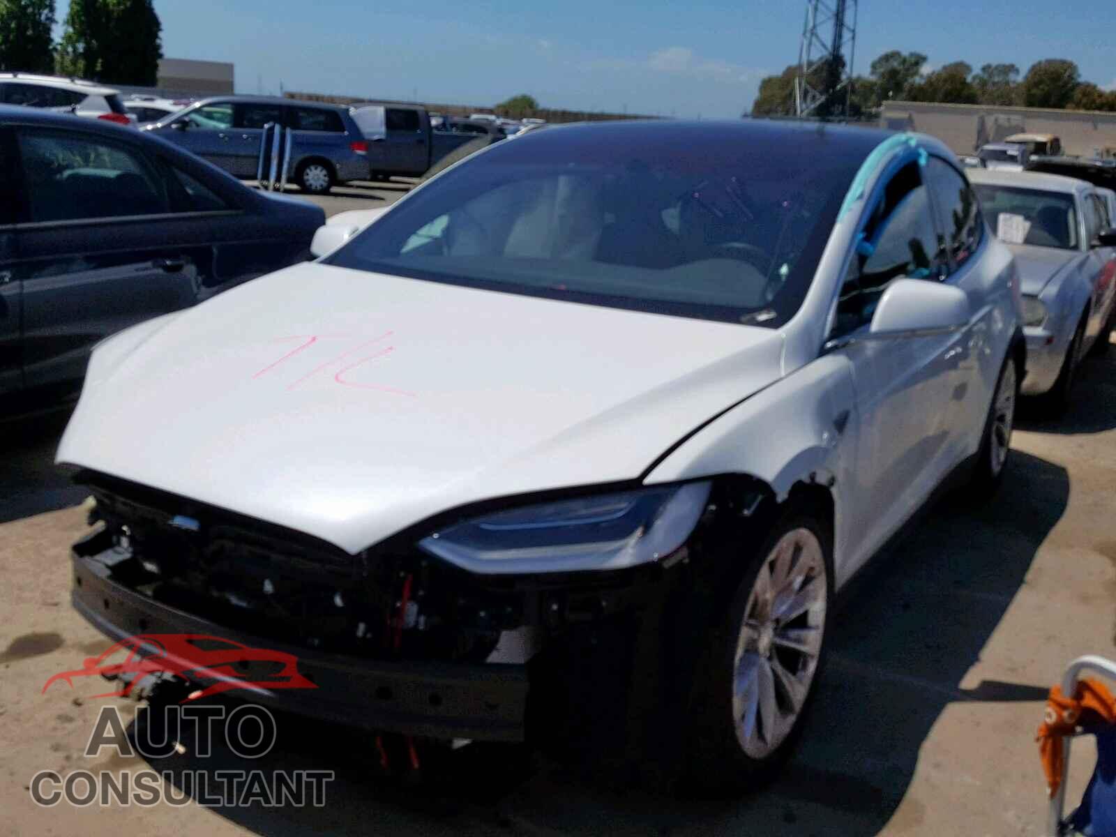 TESLA MODEL X 2016 - 5YJXCBE24GF013339