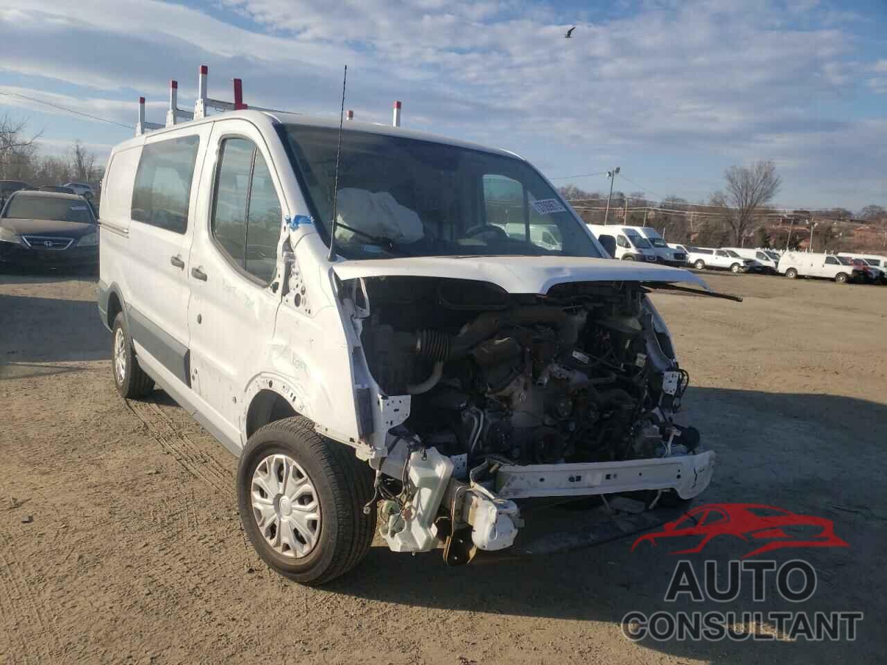 FORD TRANSIT CO 2018 - 1FTYR1YM5JKA88541