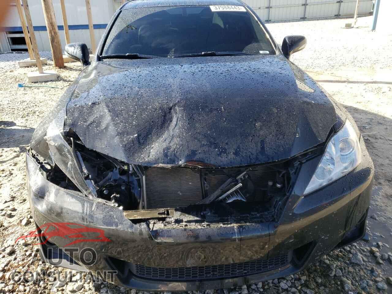 LEXUS IS 2011 - JTHBF5C23B5141912