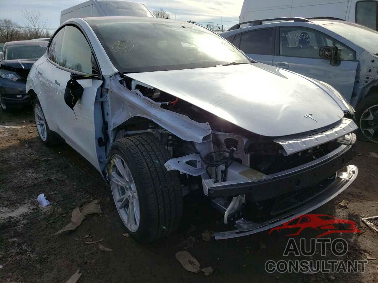 TESLA MODEL Y 2022 - 7SAYGDEE8NF365113