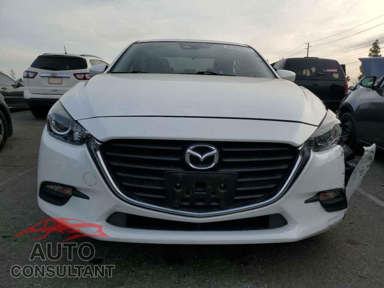 MAZDA 3 2018 - 3MZBN1V32JM181973