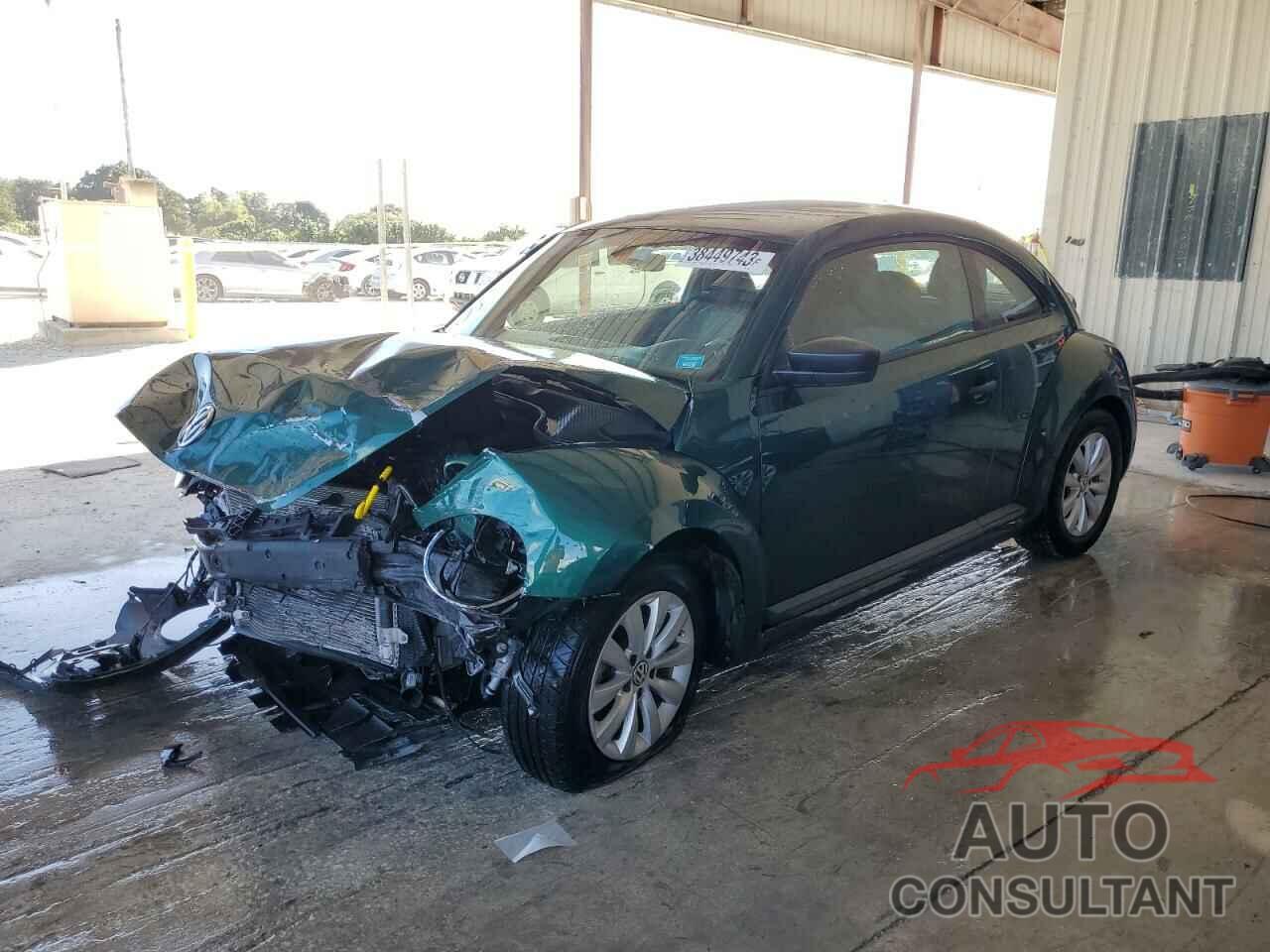 VOLKSWAGEN BEETLE 2017 - 3VWF17AT2HM627572