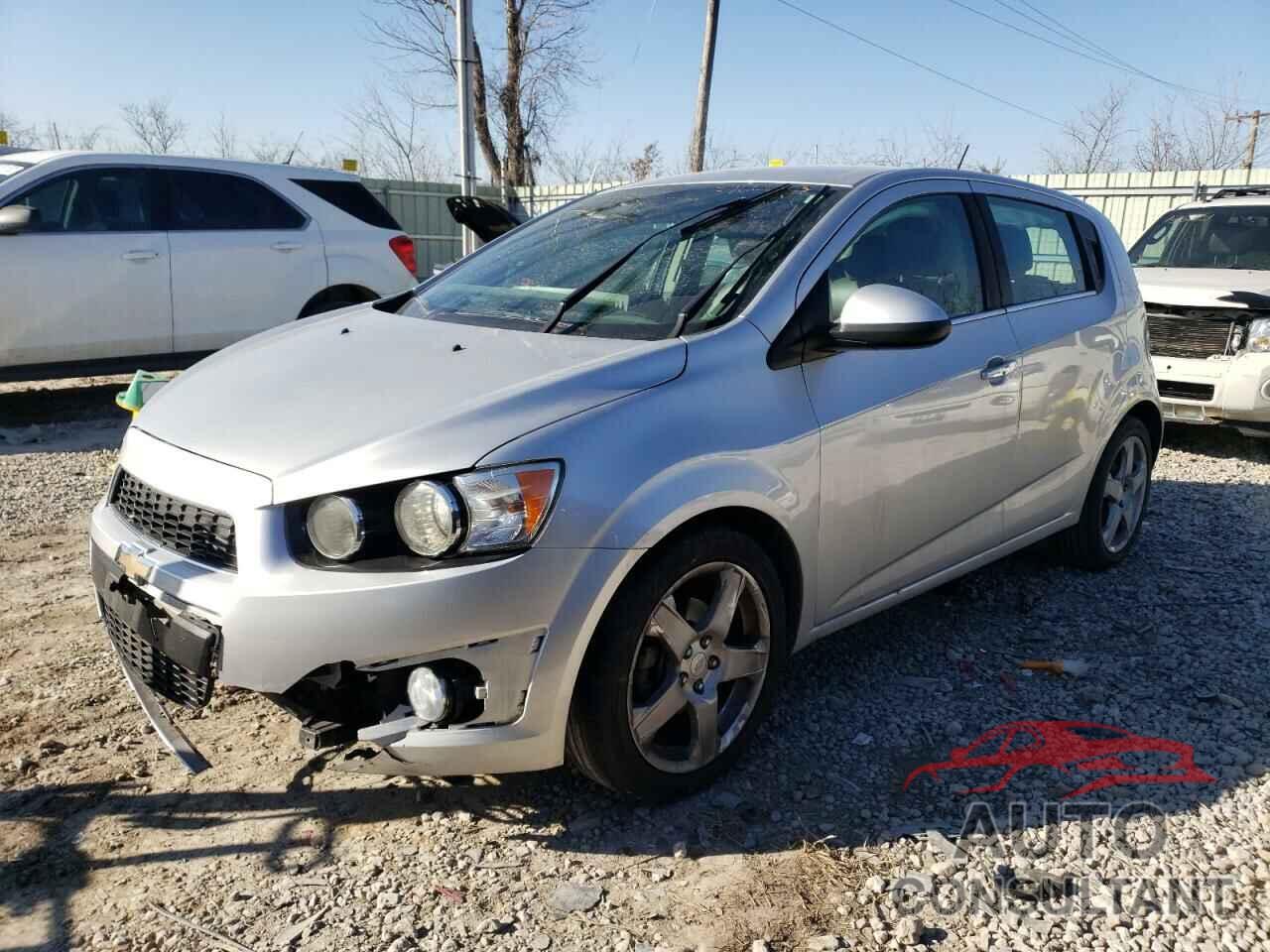 CHEVROLET SONIC 2015 - 1G1JE6SB1F4104661