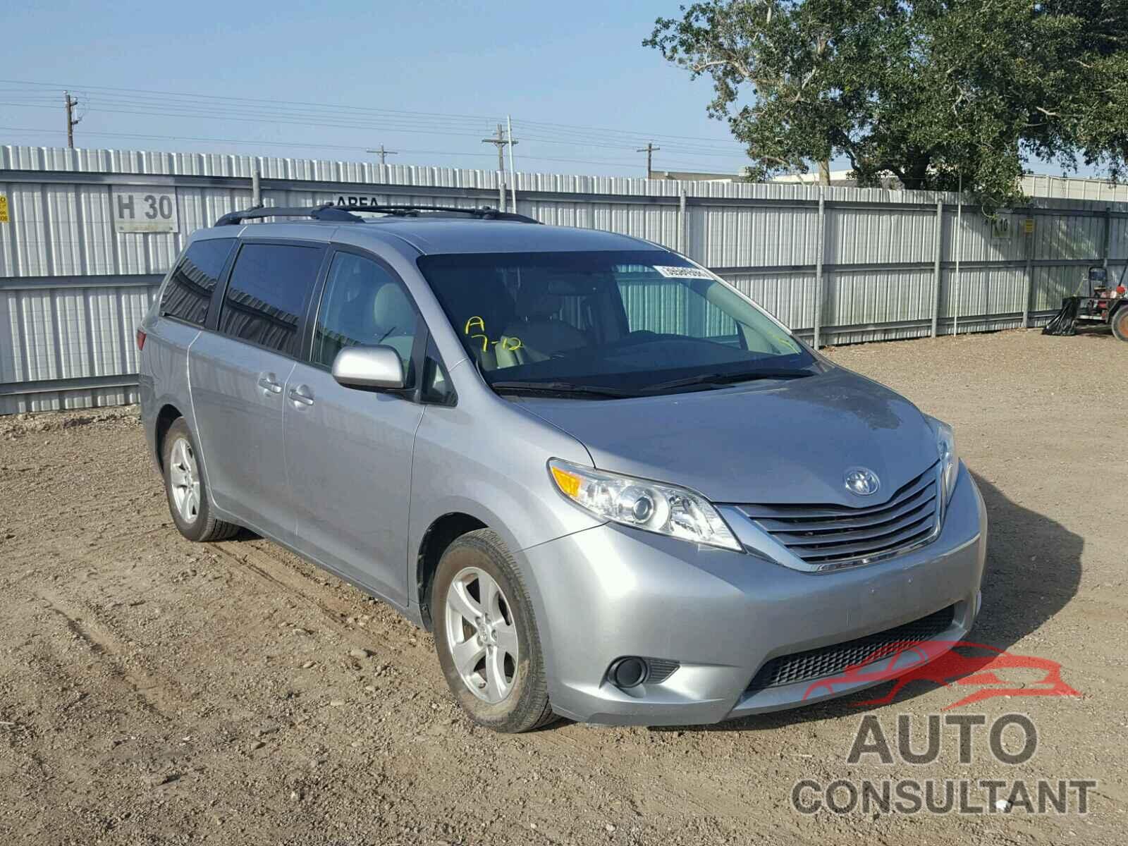 TOYOTA SIENNA LE 2015 - 5TDKK3DC7FS556515