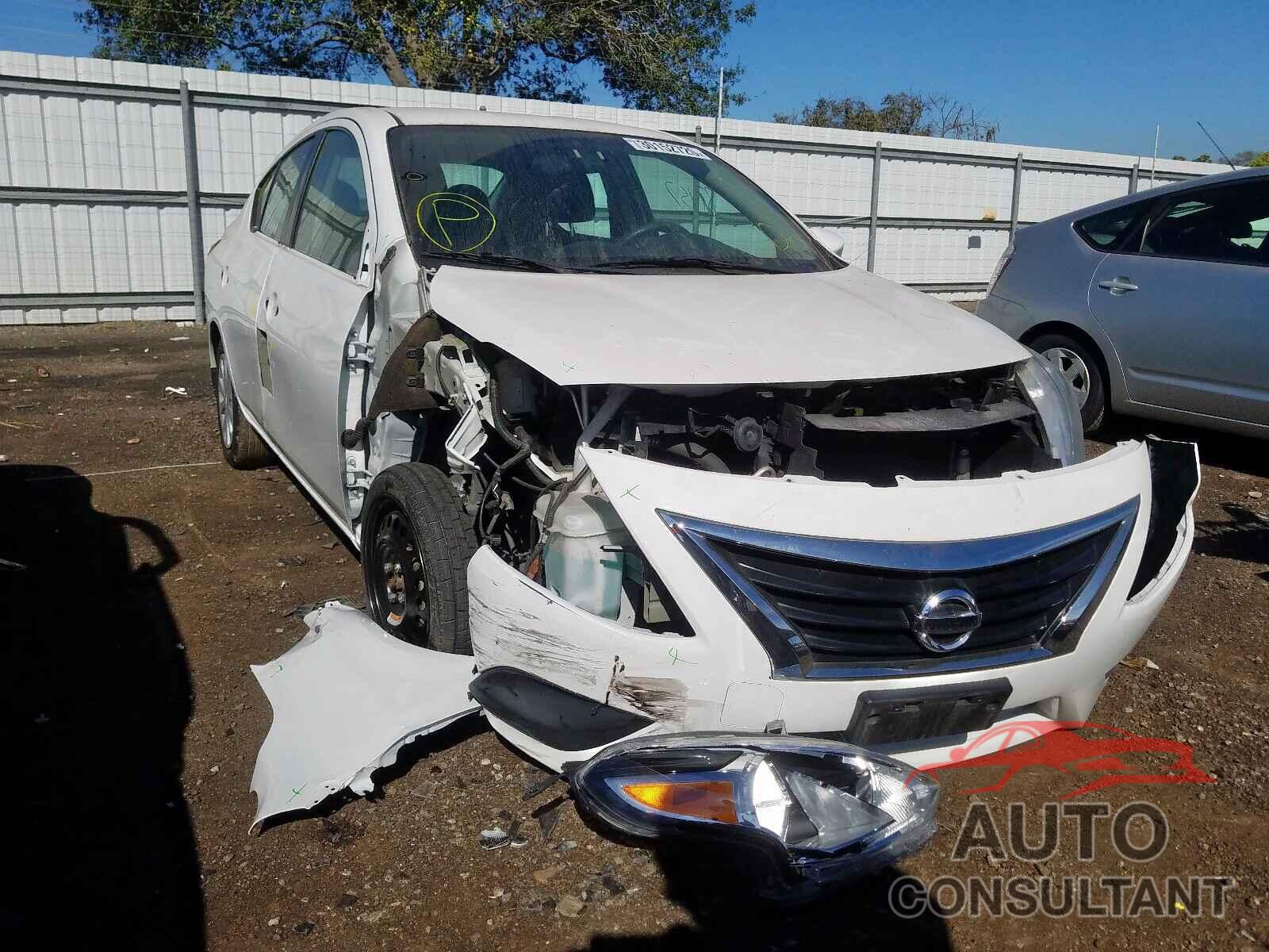 NISSAN VERSA 2015 - 3VV1B7AX7KM065805
