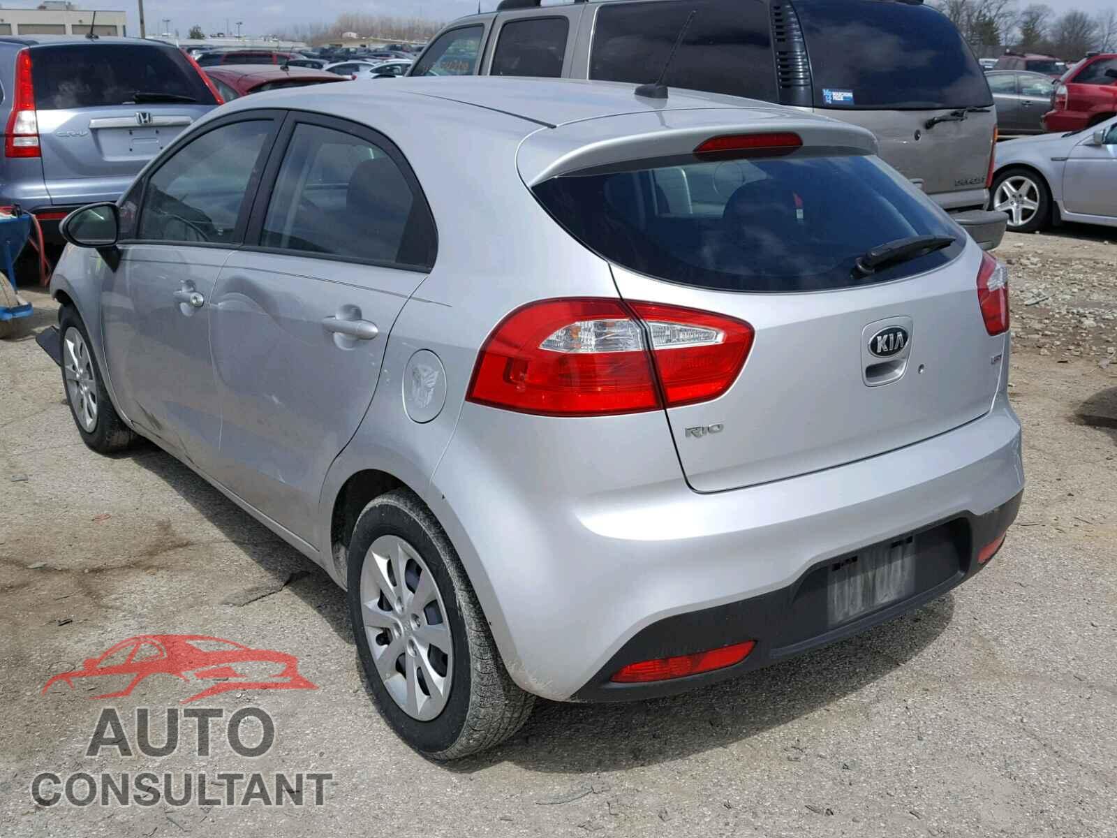 KIA RIO 2015 - KNADM5A37F6428100