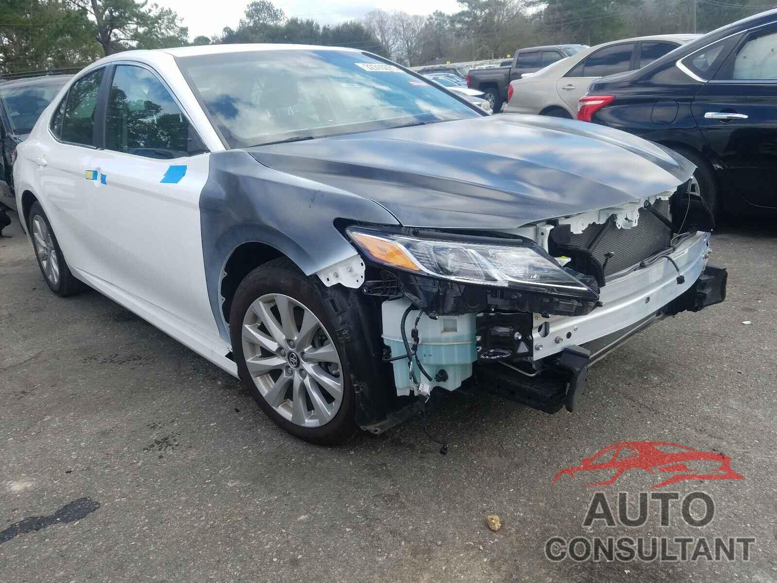 TOYOTA CAMRY 2018 - 4T1B11HK0JU615655