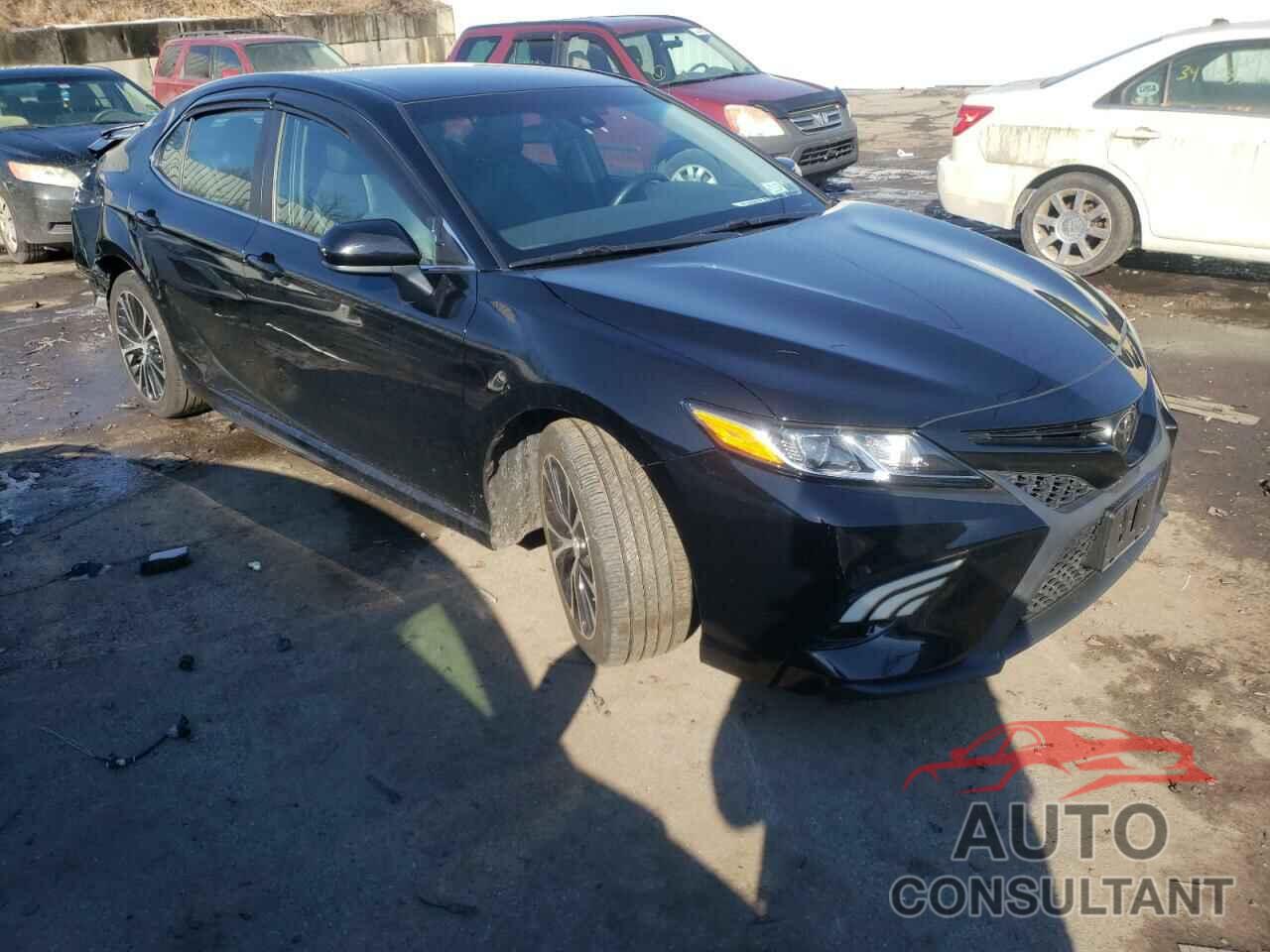TOYOTA CAMRY 2018 - 4T1B11HK7JU619718