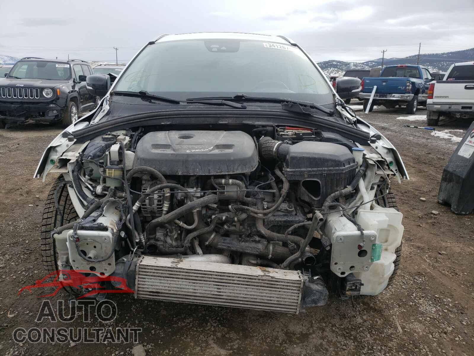VOLVO XC60 2017 - YV449MRR0H2066884