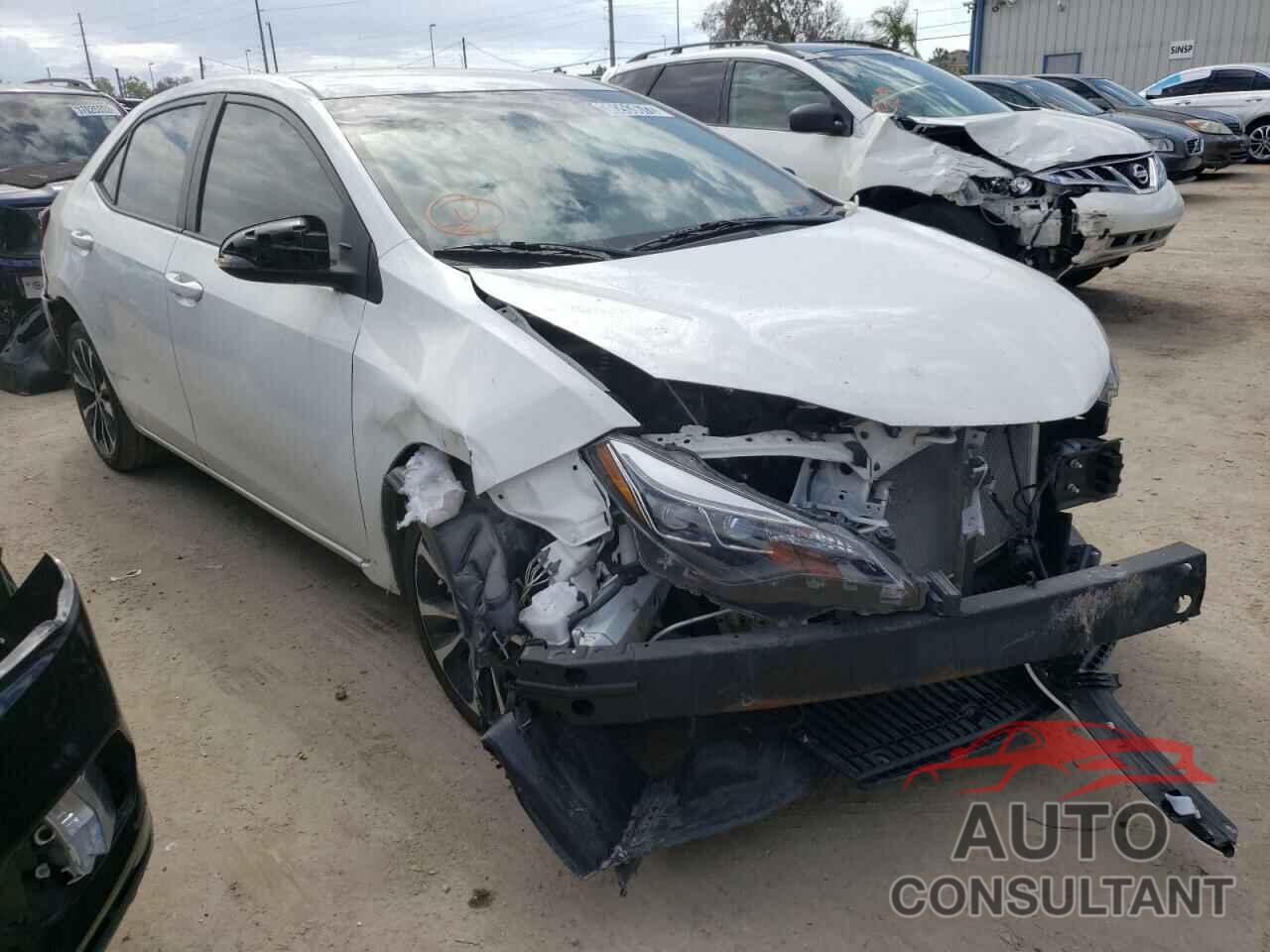 TOYOTA COROLLA 2018 - 5YFBURHE6JP828529