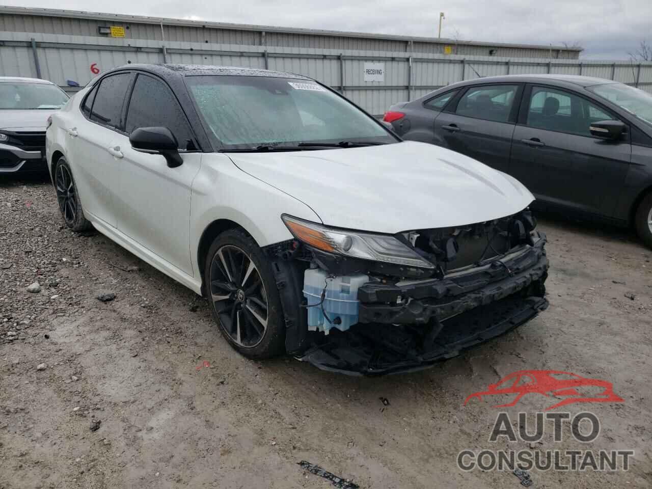 TOYOTA CAMRY 2018 - 4T1B61HK5JU005199