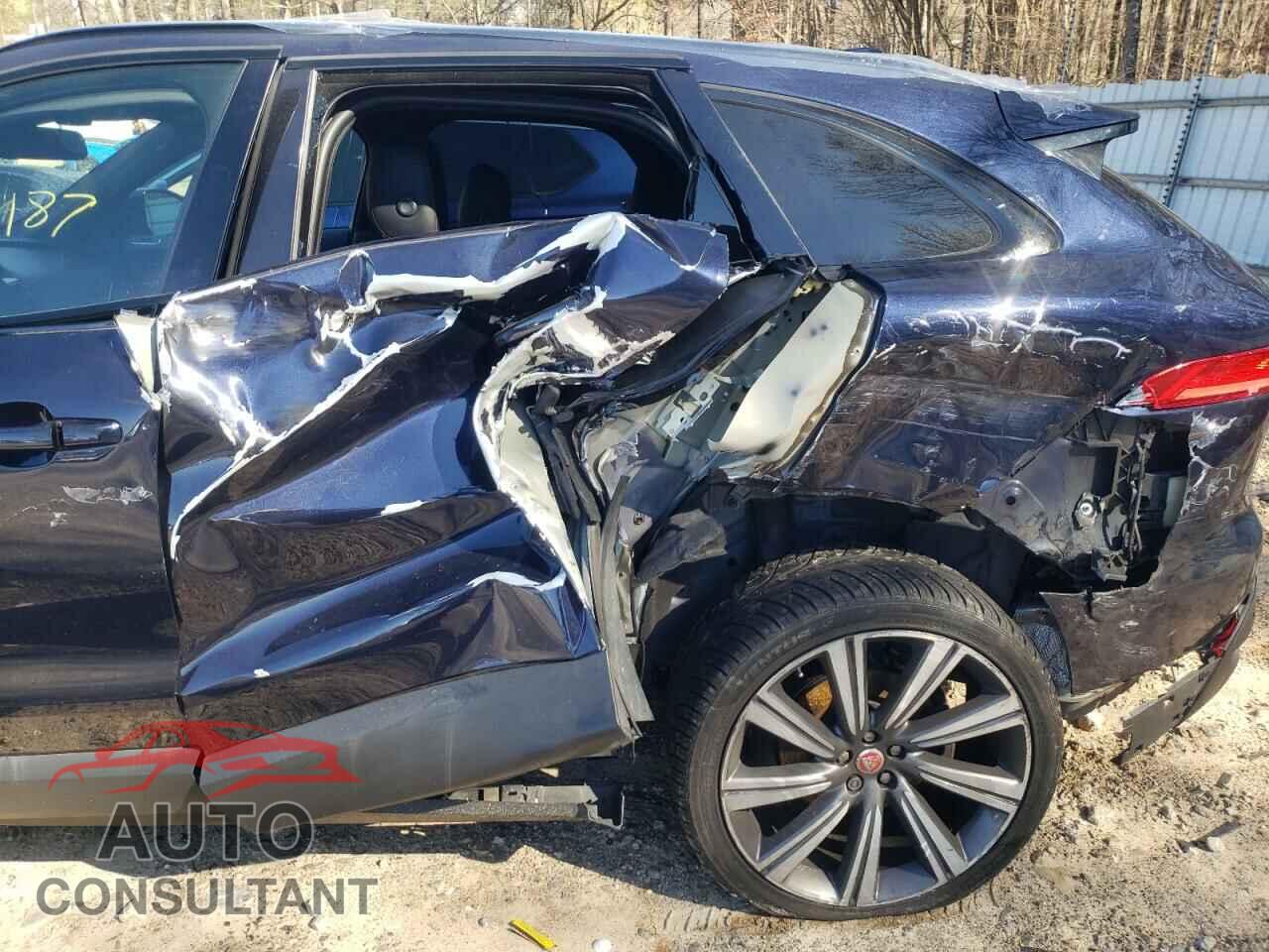 JAGUAR F-PACE 2017 - SADCK2BV8HA890964