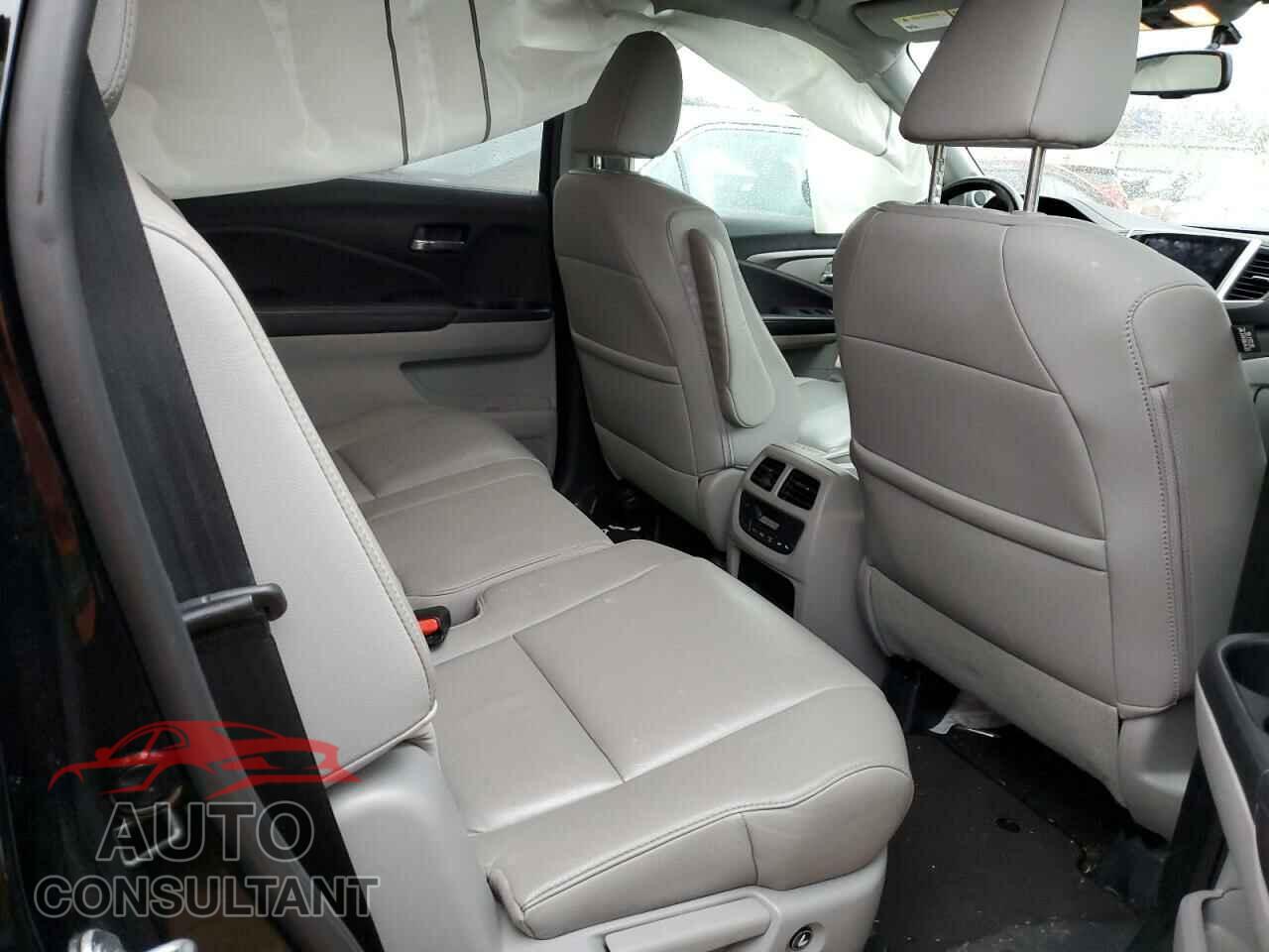 HONDA PILOT 2017 - 5FNYF6H52HB087904