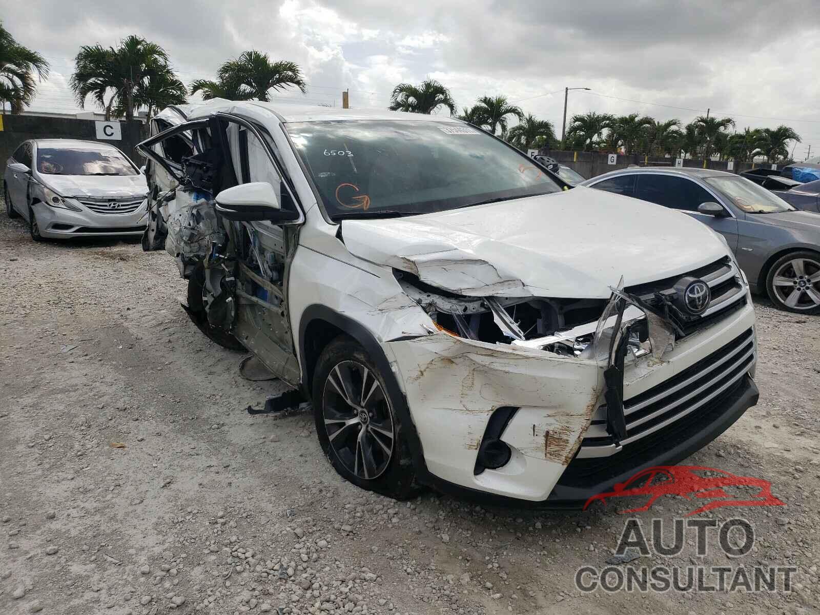 TOYOTA HIGHLANDER 2019 - 5TDZARFH4KS046503