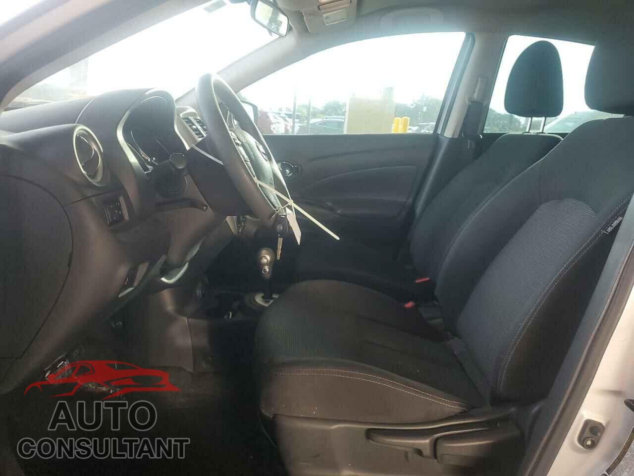 NISSAN VERSA 2017 - 3N1CN7AP0HL852031