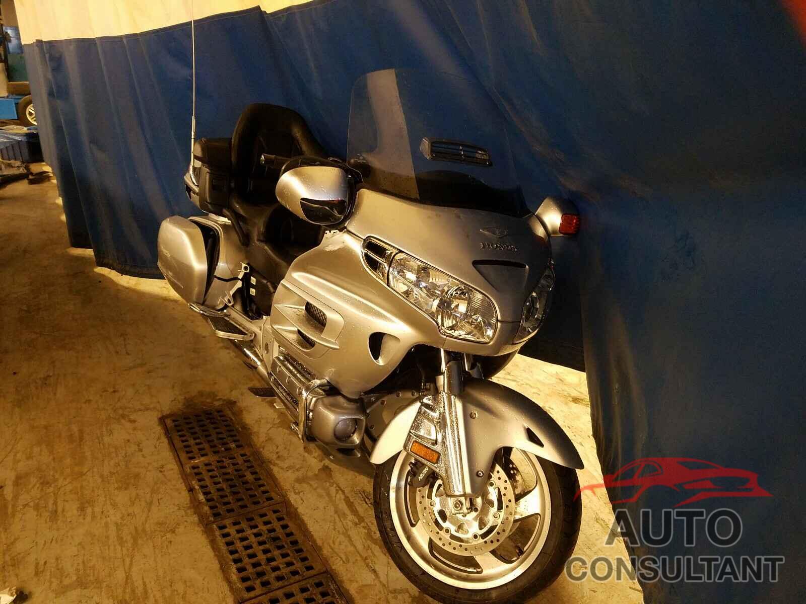 HONDA GL CYCLE 2005 - 1HFSC47075A408435
