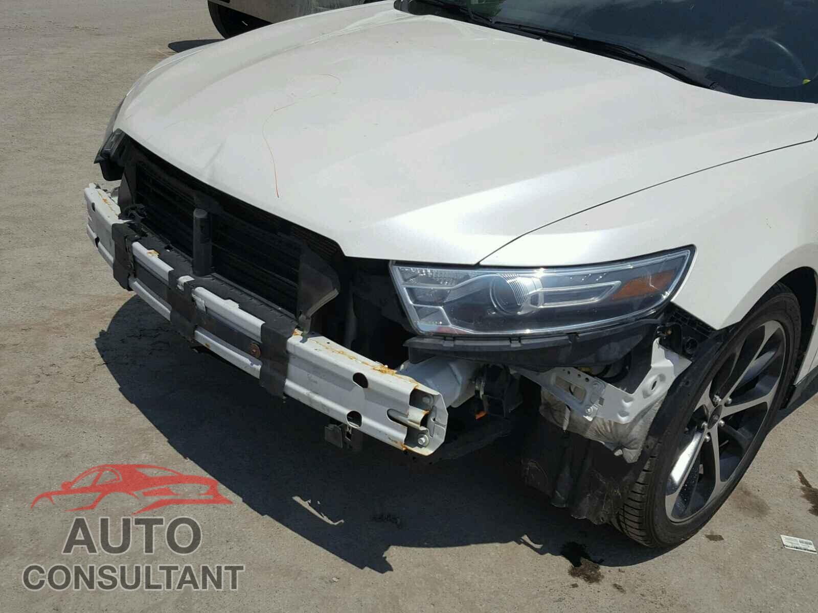 FORD TAURUS 2015 - 1FAHP2E89FG122256