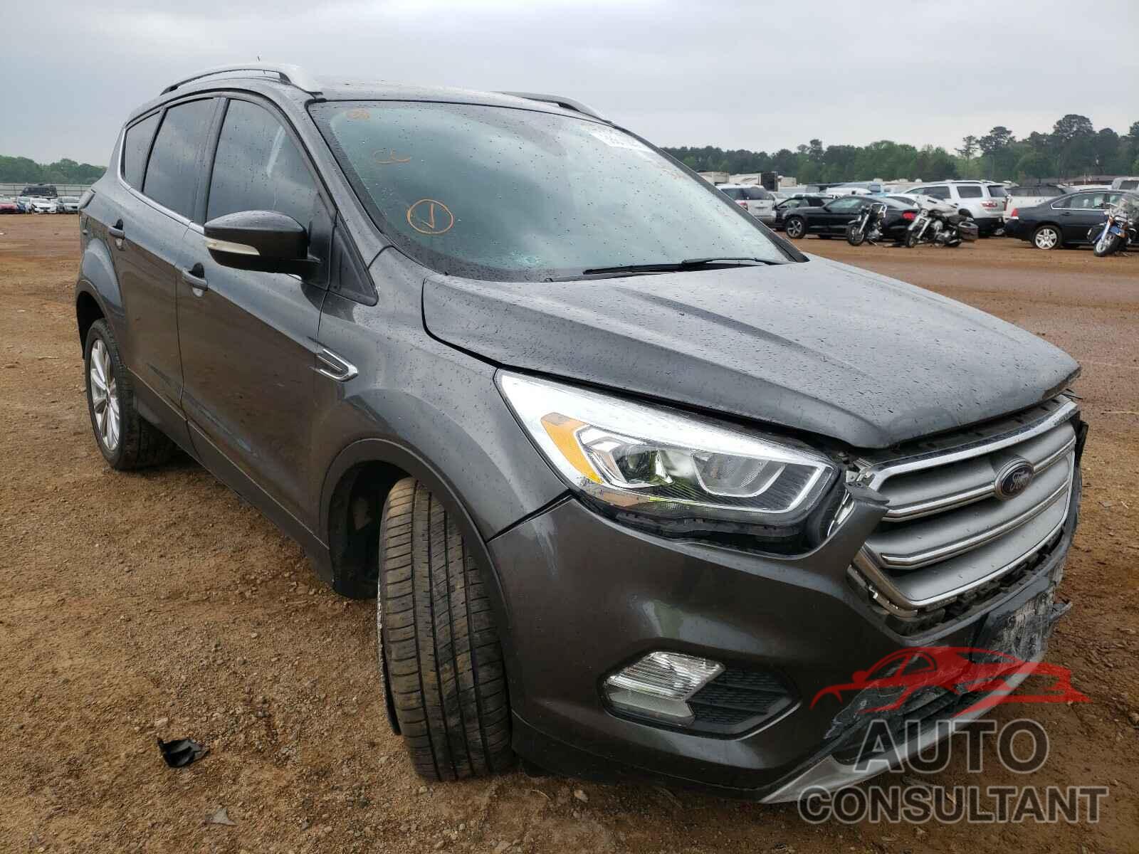 FORD ESCAPE 2017 - 1FMCU0J96HUD40736