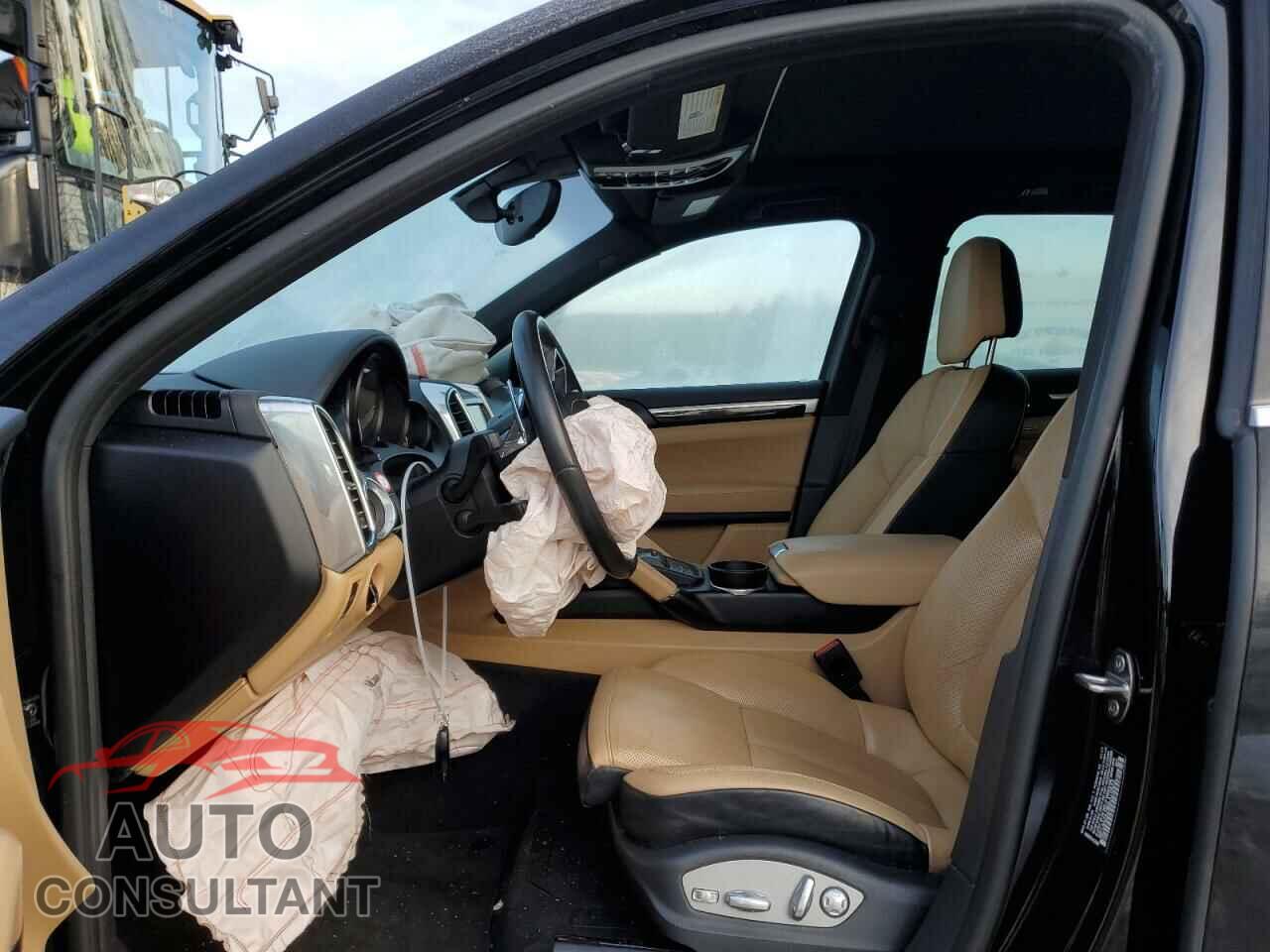 PORSCHE CAYENNE 2016 - WP1AA2A28GLA10523