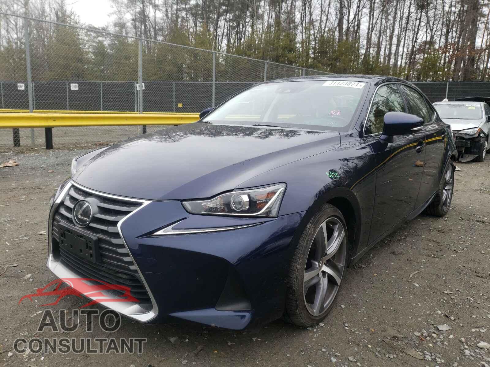 LEXUS IS 2018 - JTHC81D23J5030507