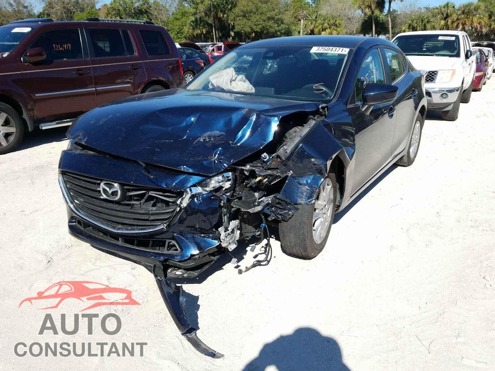 MAZDA 3 2018 - 5YFEPMAE3NP287348