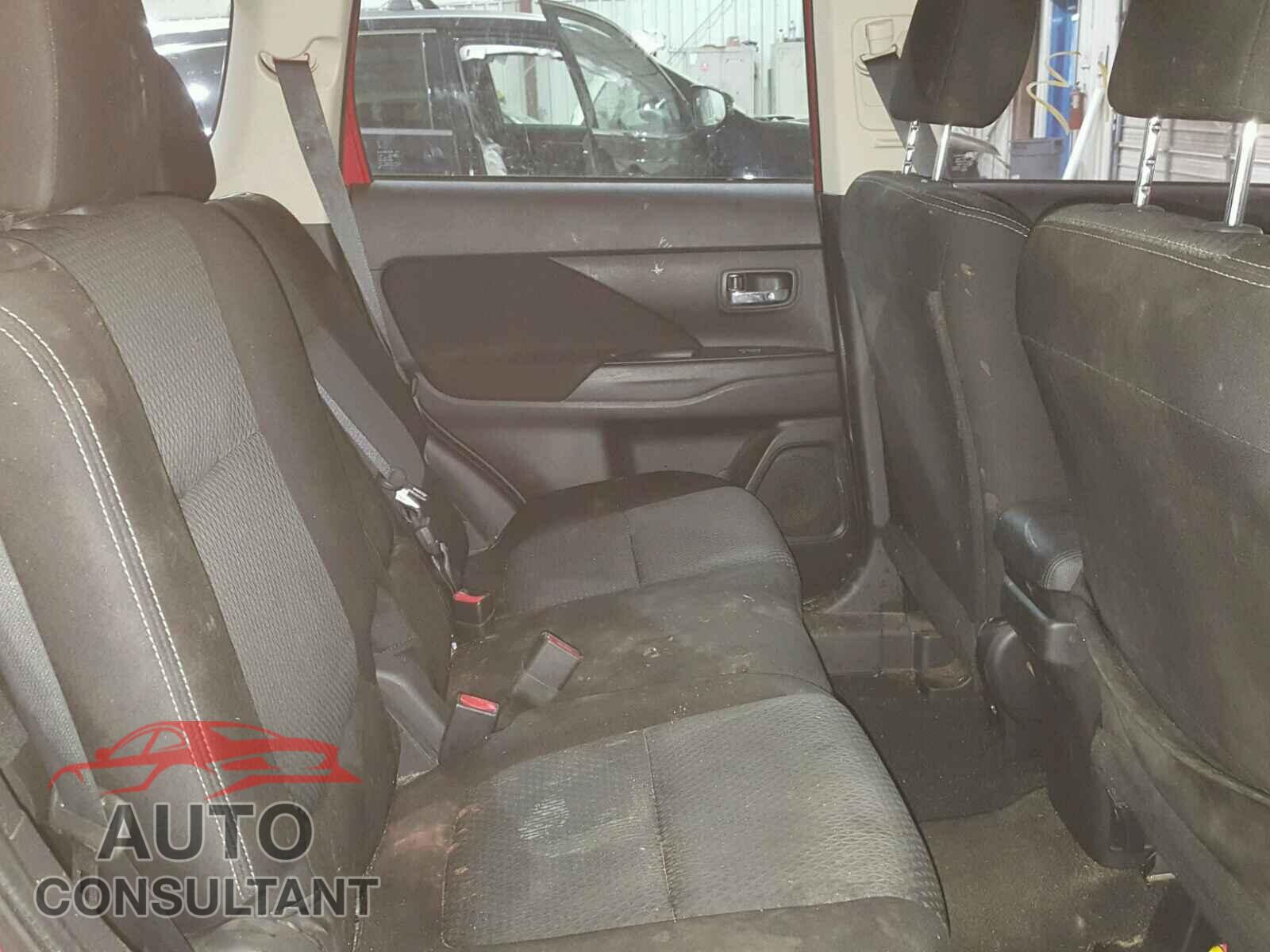 MITSUBISHI OUTLANDER 2017 - JA4AD3A38HZ007721