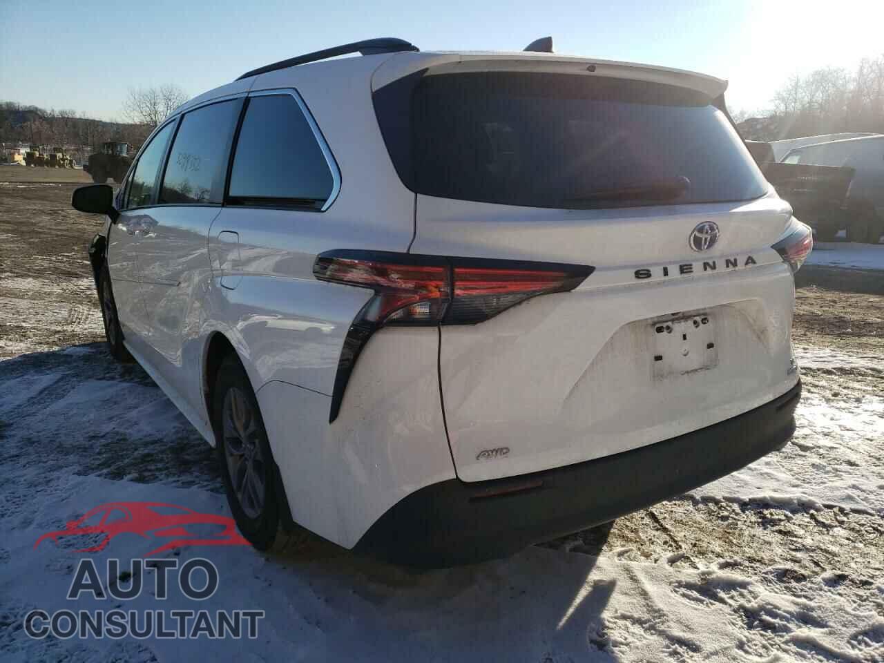 TOYOTA SIENNA 2021 - 5TDBSKFC2MS020091