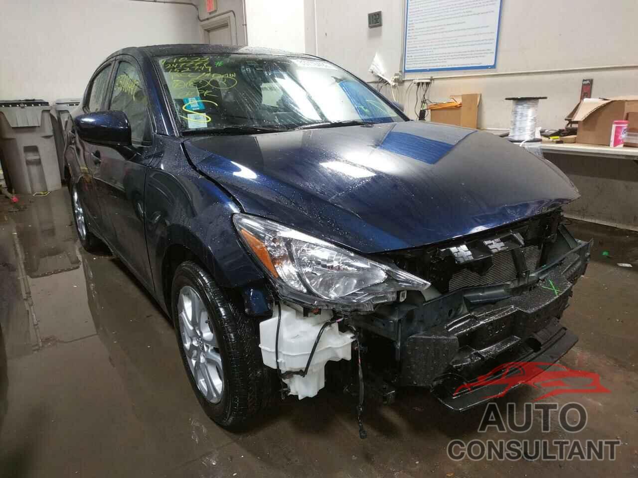 TOYOTA YARIS 2017 - 3MYDLBYV5HY152749