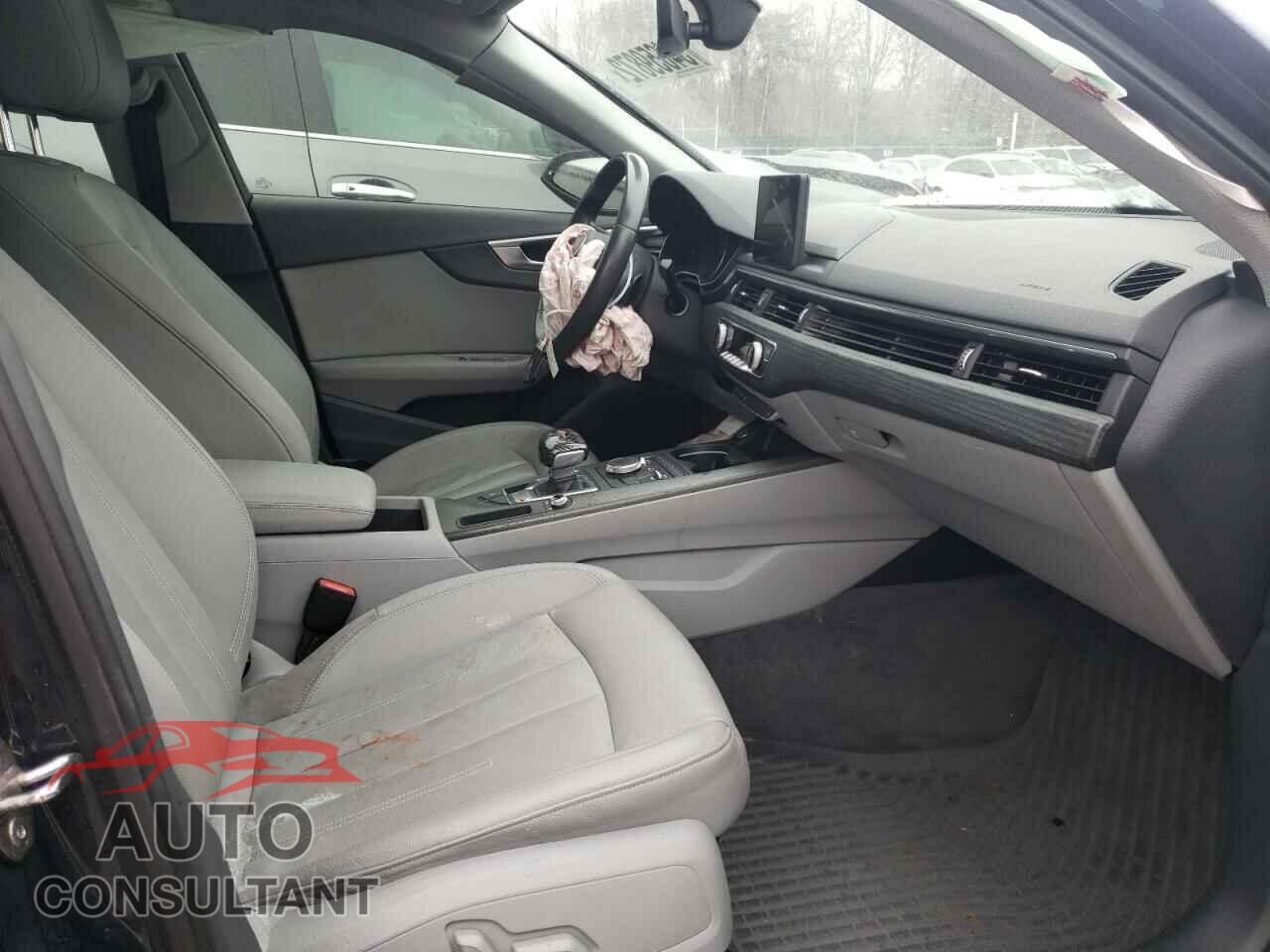 AUDI A4 2018 - WAUDNAF45JN001925