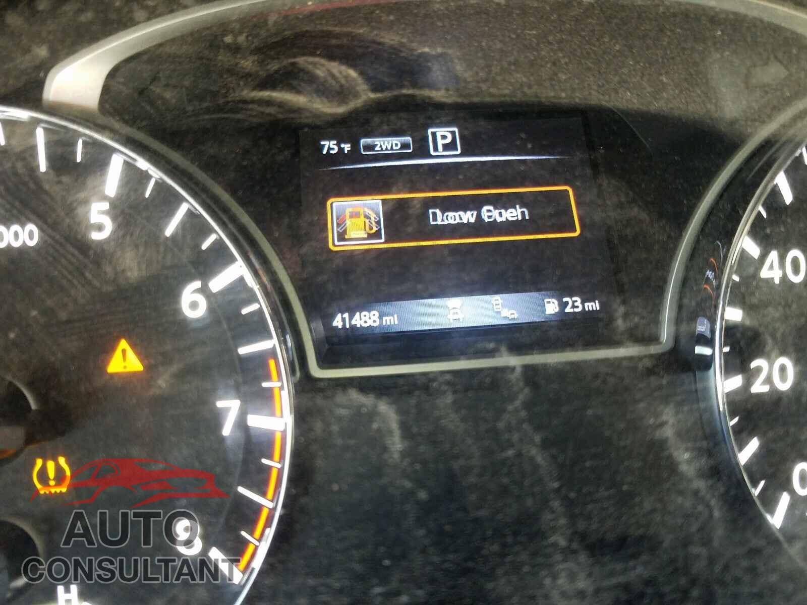 NISSAN PATHFINDER 2017 - 5N1DR2MM1HC689942