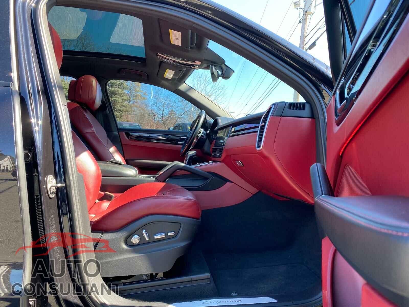 PORSCHE CAYENNE 2019 - WP1AA2AY2KDA02683