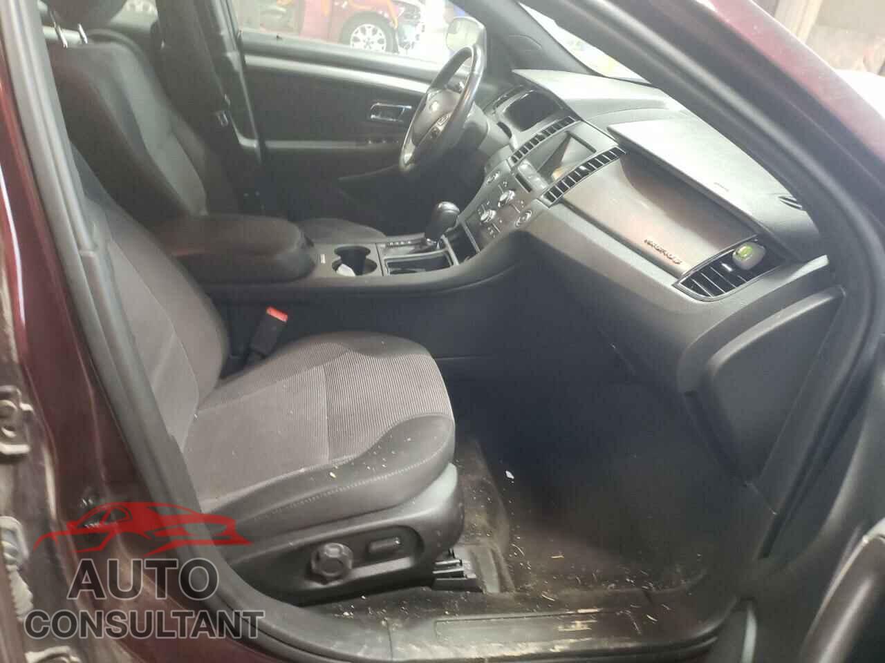 FORD TAURUS 2018 - 1FAHP2E81JG129548