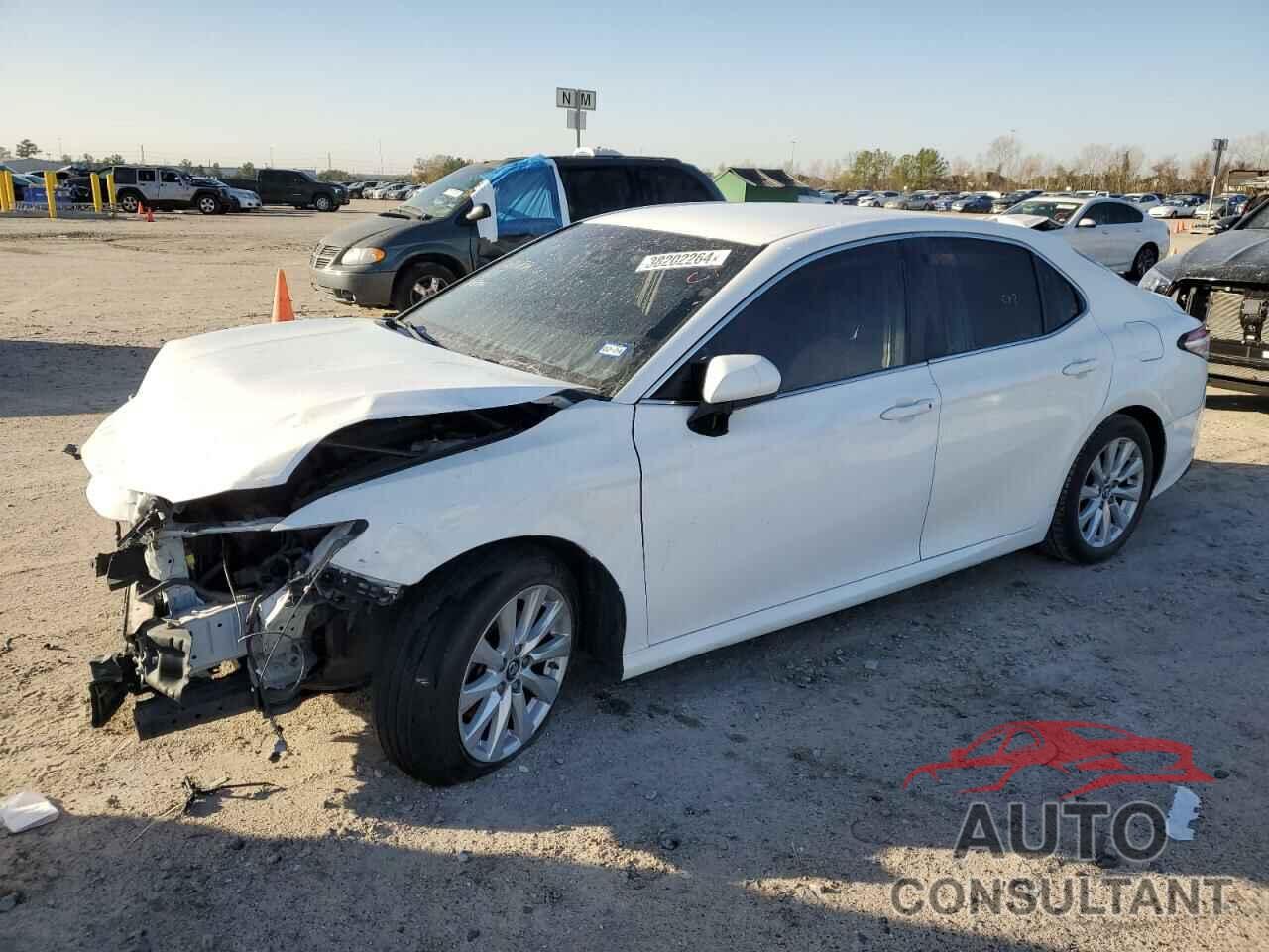 TOYOTA CAMRY 2018 - 4T1B11HK3JU579668