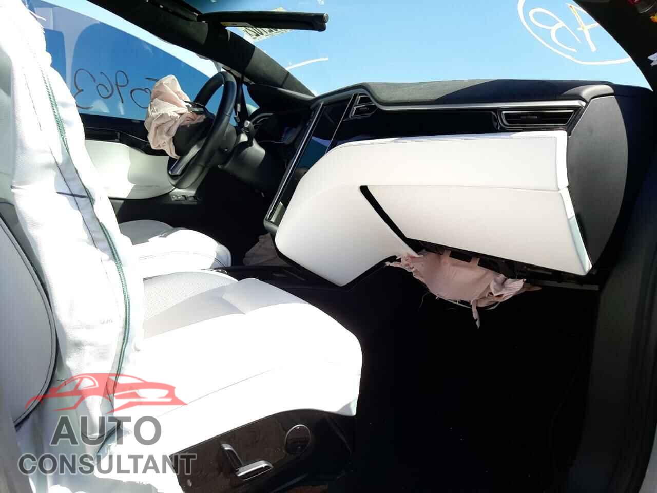 TESLA MODEL X 2016 - 5YJXCBE21GF034312