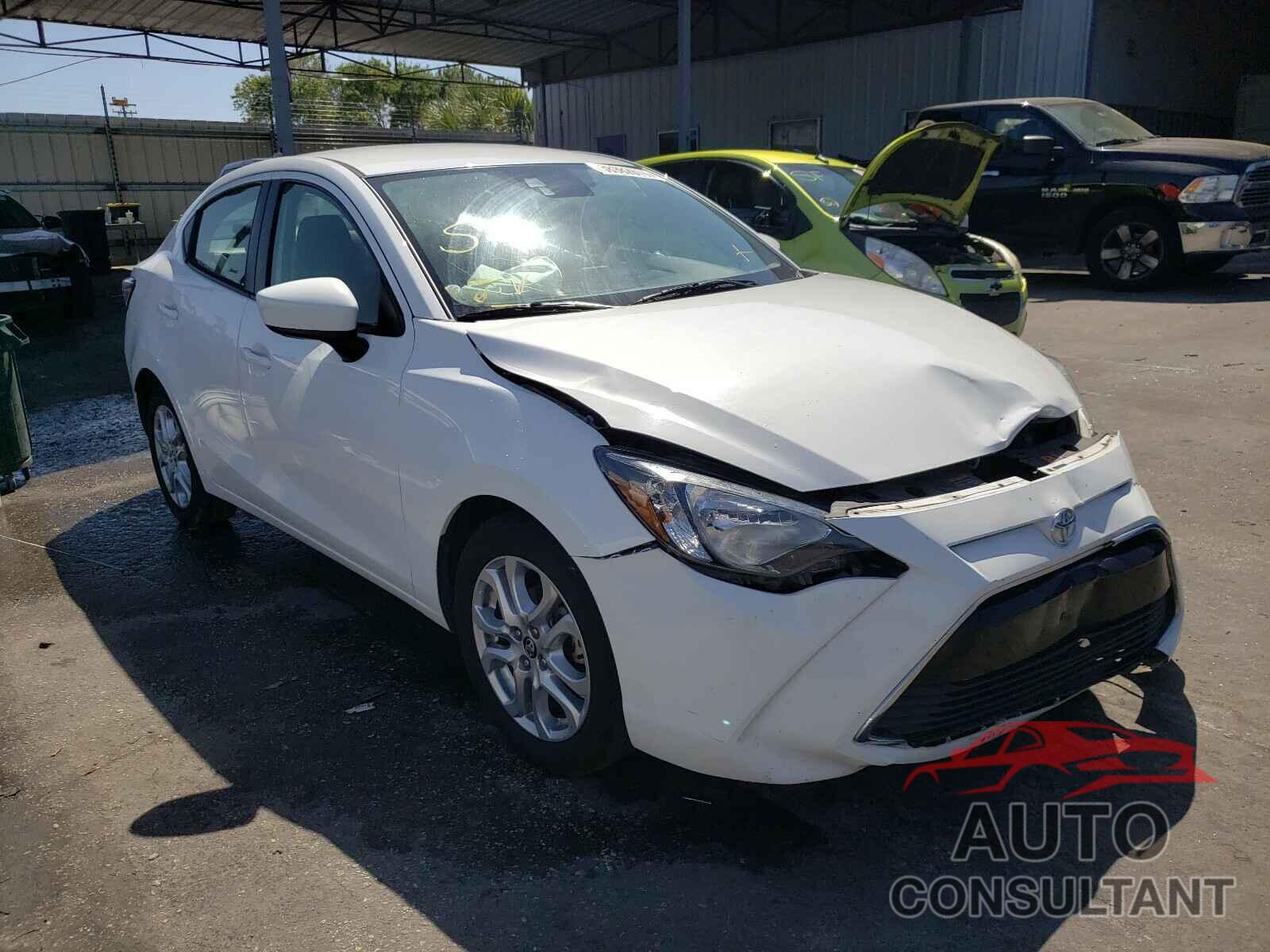 TOYOTA YARIS 2017 - 3MYDLBYV8HY193795