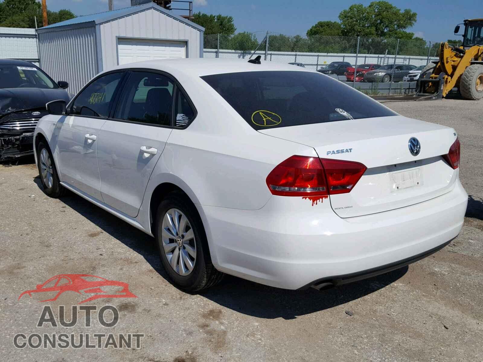 VOLKSWAGEN PASSAT 2015 - 1VWAS7A34FC009255