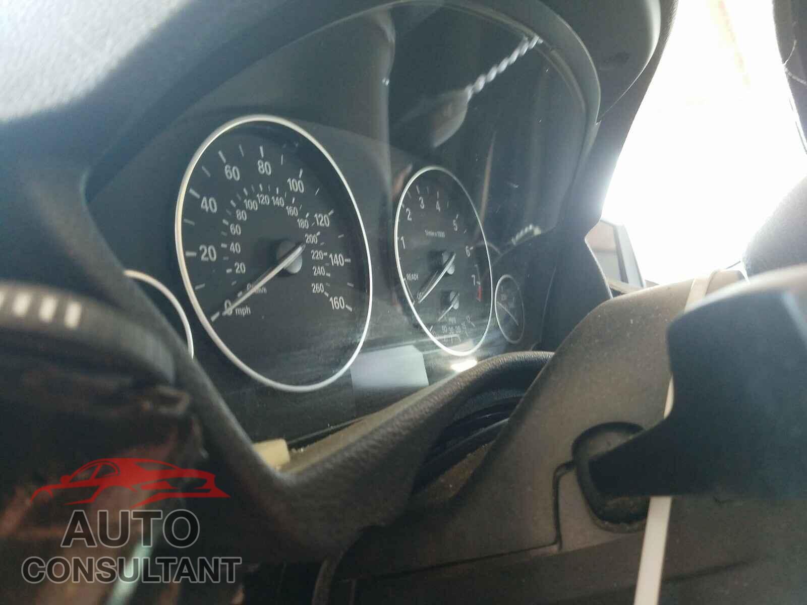 BMW 3 SERIES 2016 - WBA8E1G52GNU11230