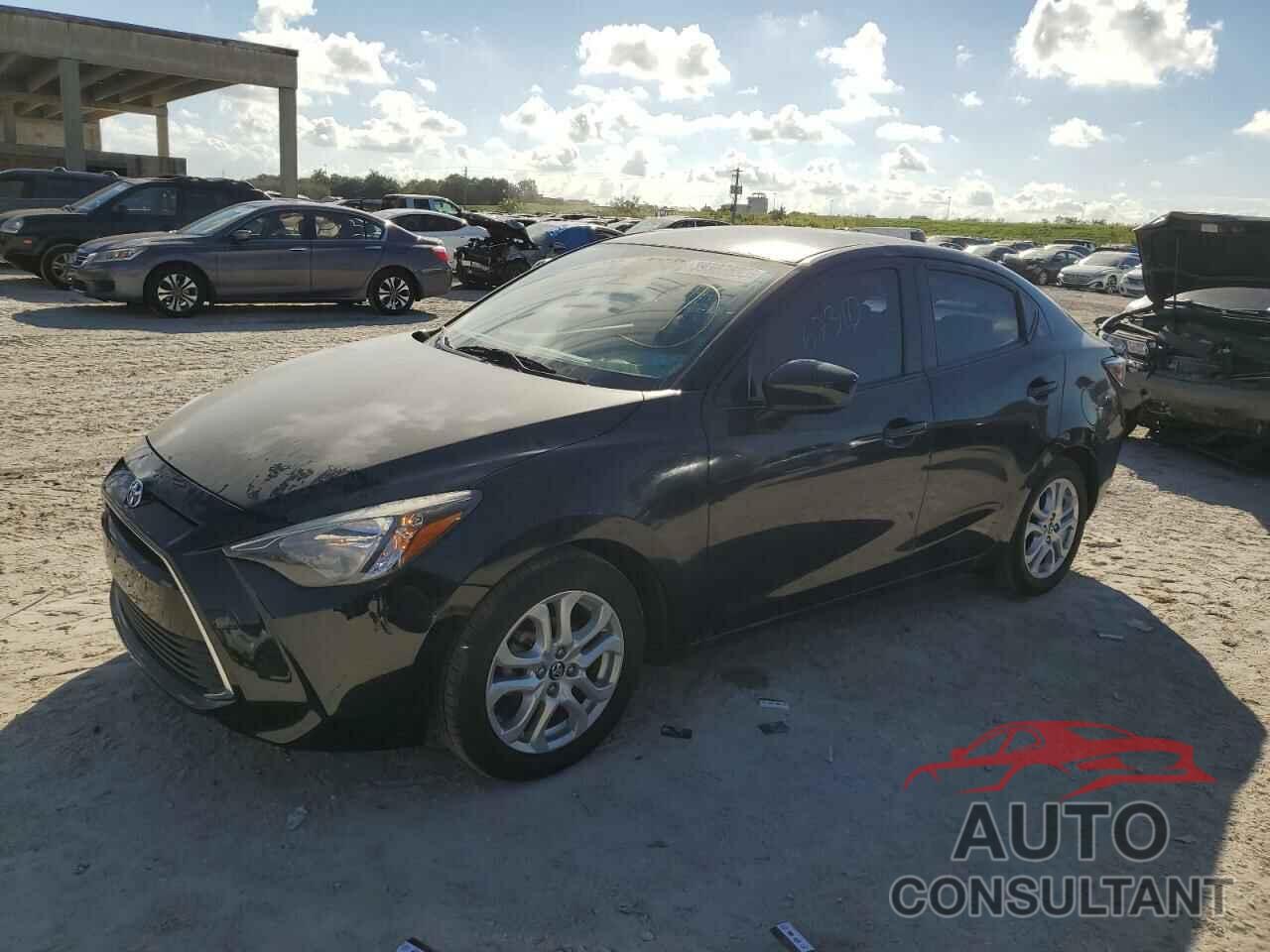 TOYOTA YARIS 2018 - 3MYDLBYV0JY307049
