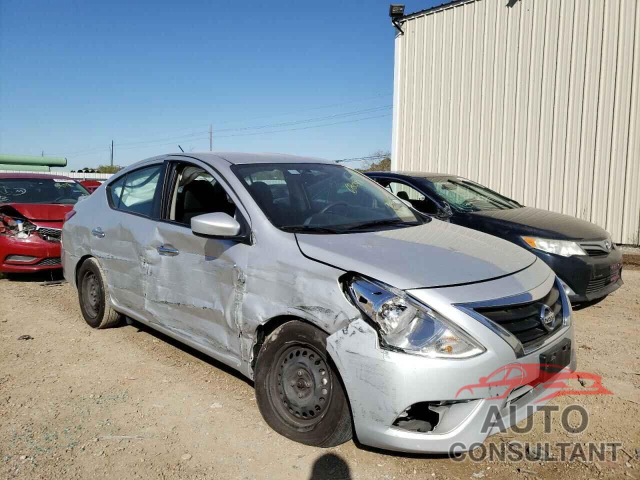 NISSAN VERSA 2018 - 3N1CN7AP7JL882178