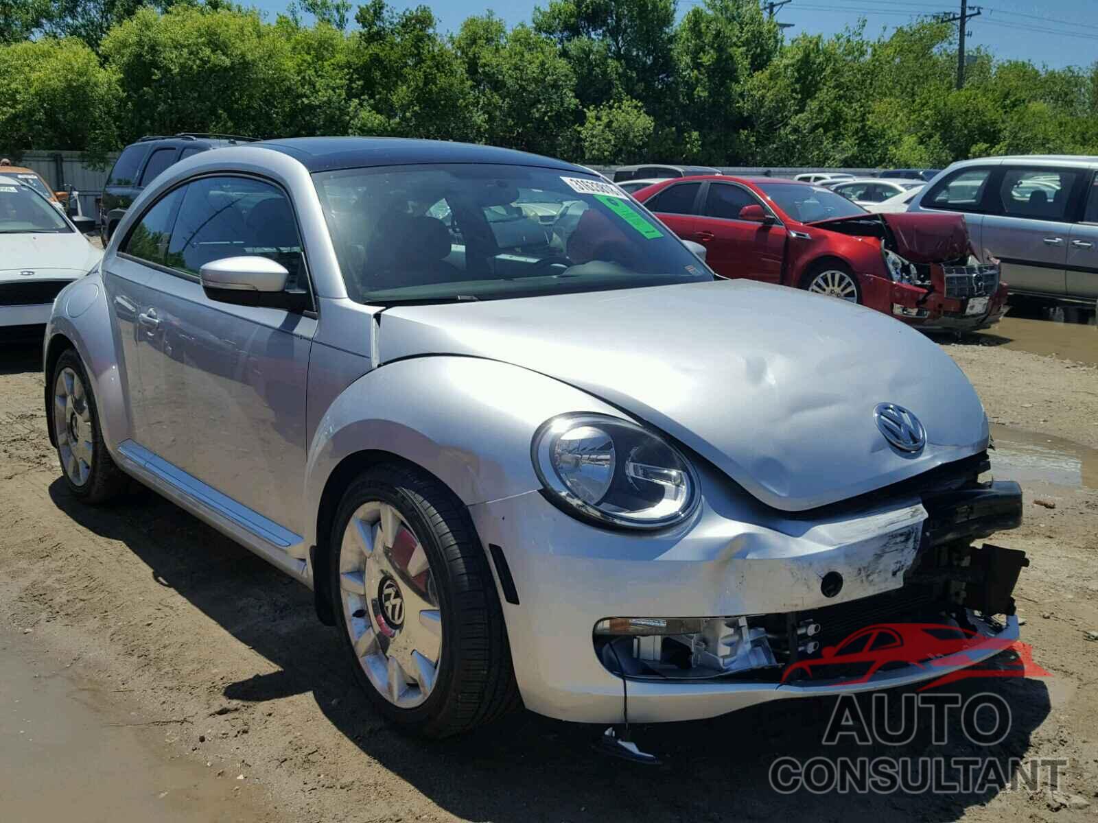 VOLKSWAGEN BEETLE 2015 - 3VWJ17AT4FM605614