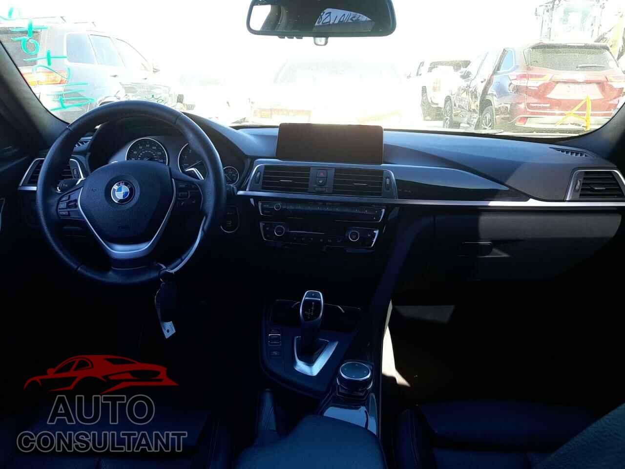 BMW 3 SERIES 2016 - WBA8E9G50GNU30373